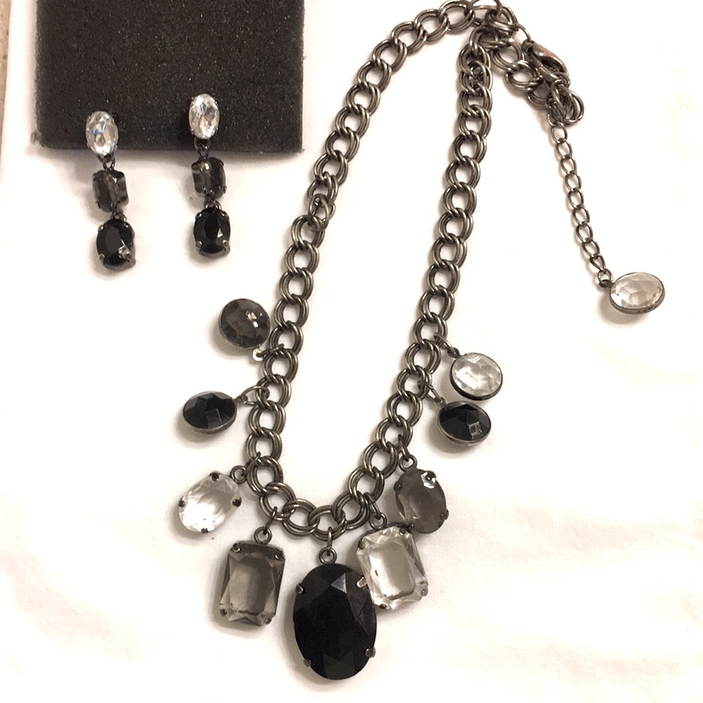 Necklace and earrings set